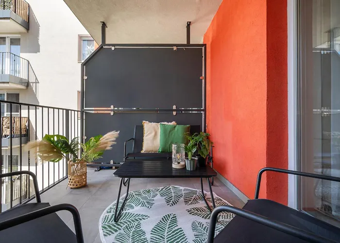 All You Need In Bp - Garage, Terraces, Aircon