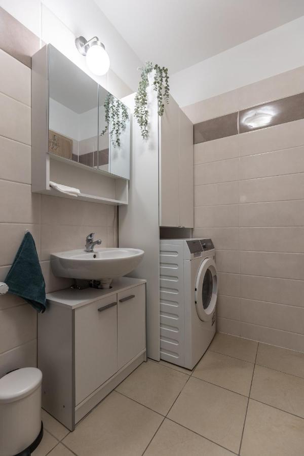 Need In Bp - Garage, Terraces, Aircon בודפשט