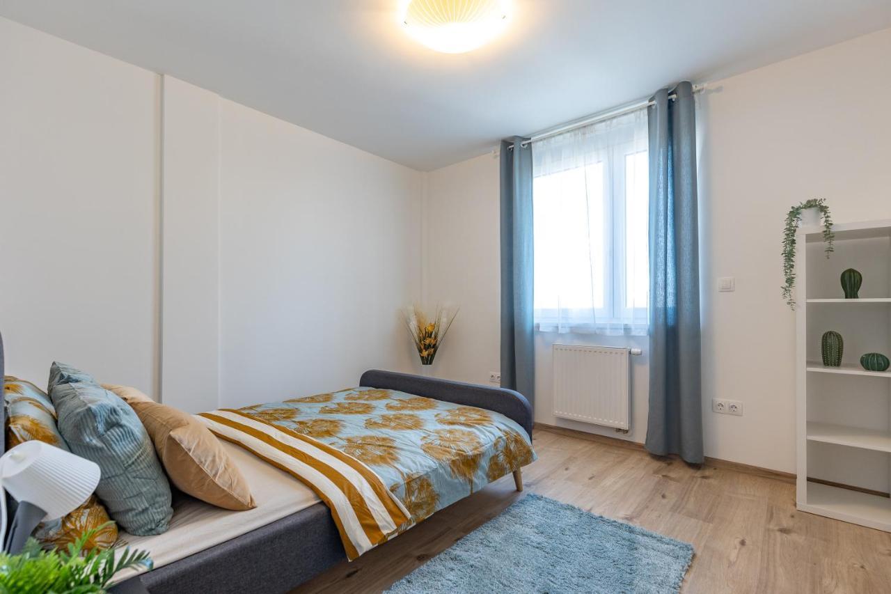 Need In Bp - Garage, Terraces, Aircon