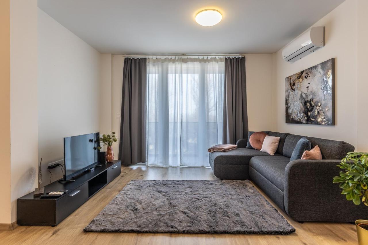 Need In Bp - Garage, Terraces, Aircon בודפשט