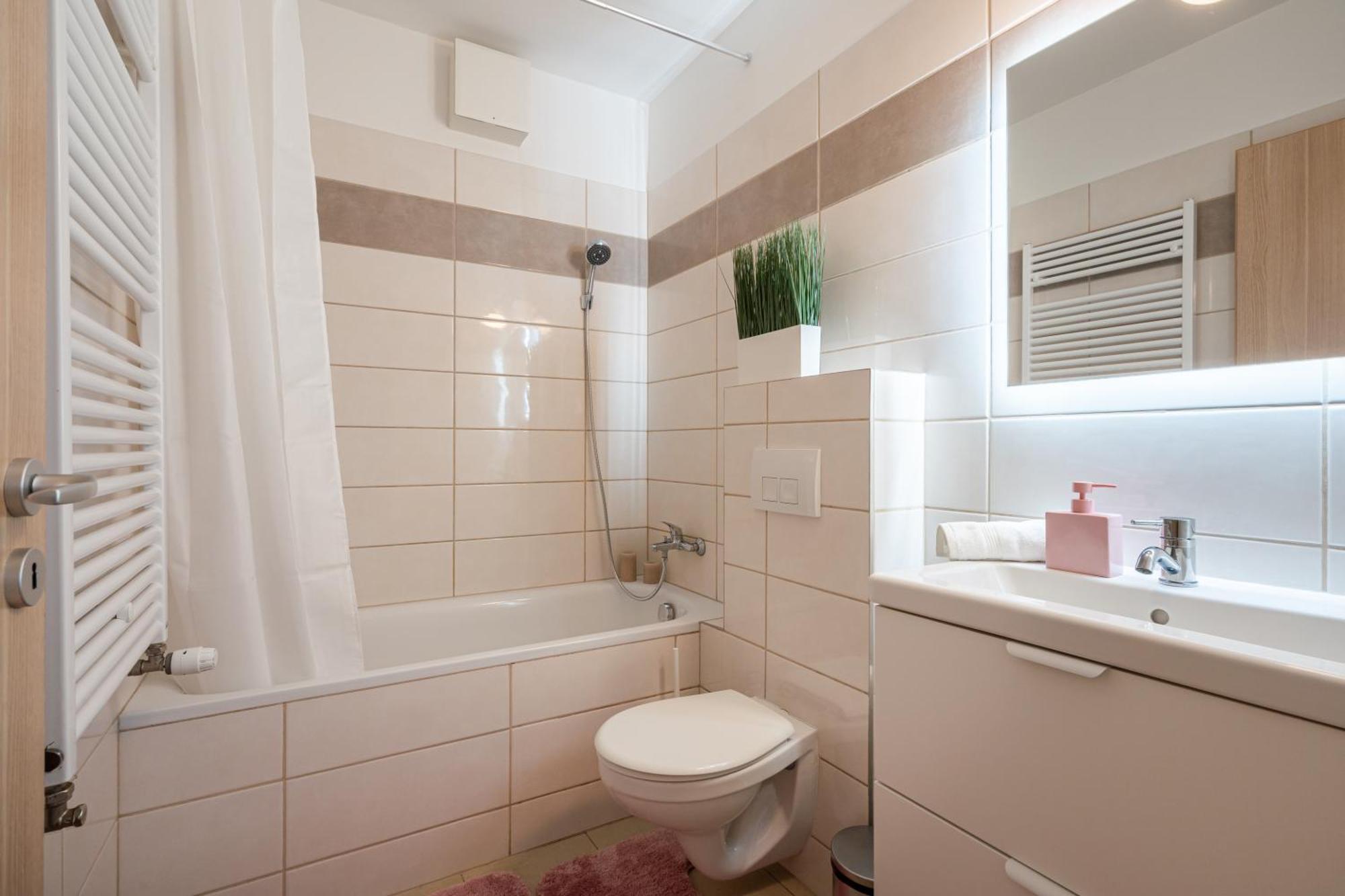 Need In Bp - Garage, Terraces, Aircon בודפשט